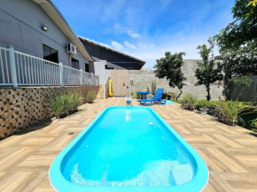 Casa 3 quartos piscina prox Centro e Argentina